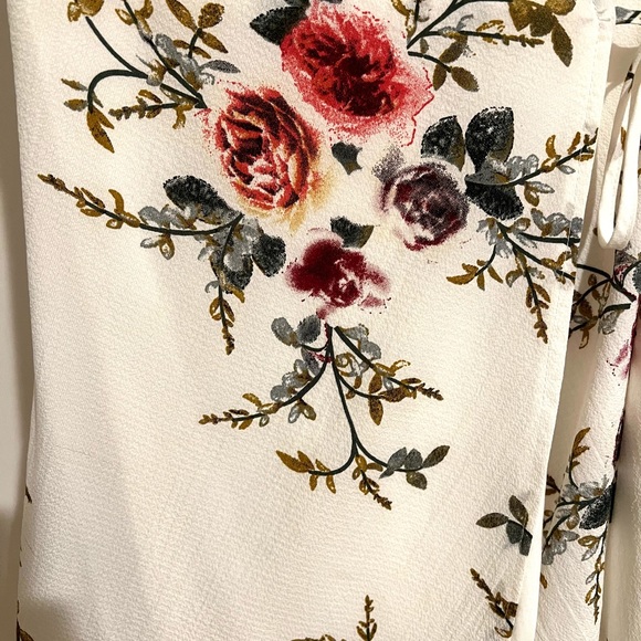 Showpo white floral wrap dress. Worn once for engagement photos. Sz 6 US, lined - Picture 3 of 3